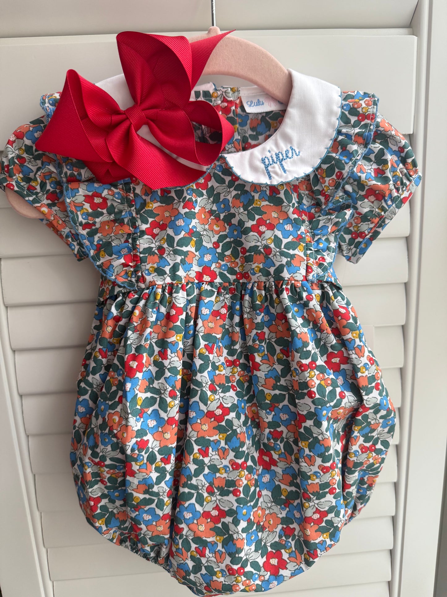 Floral bow back bubble