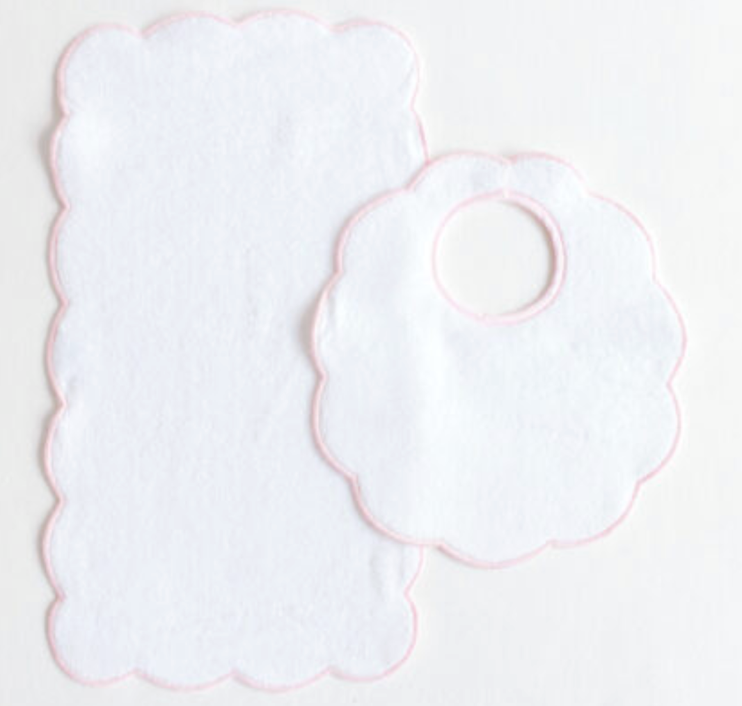 Scalloped edge bib + burp set