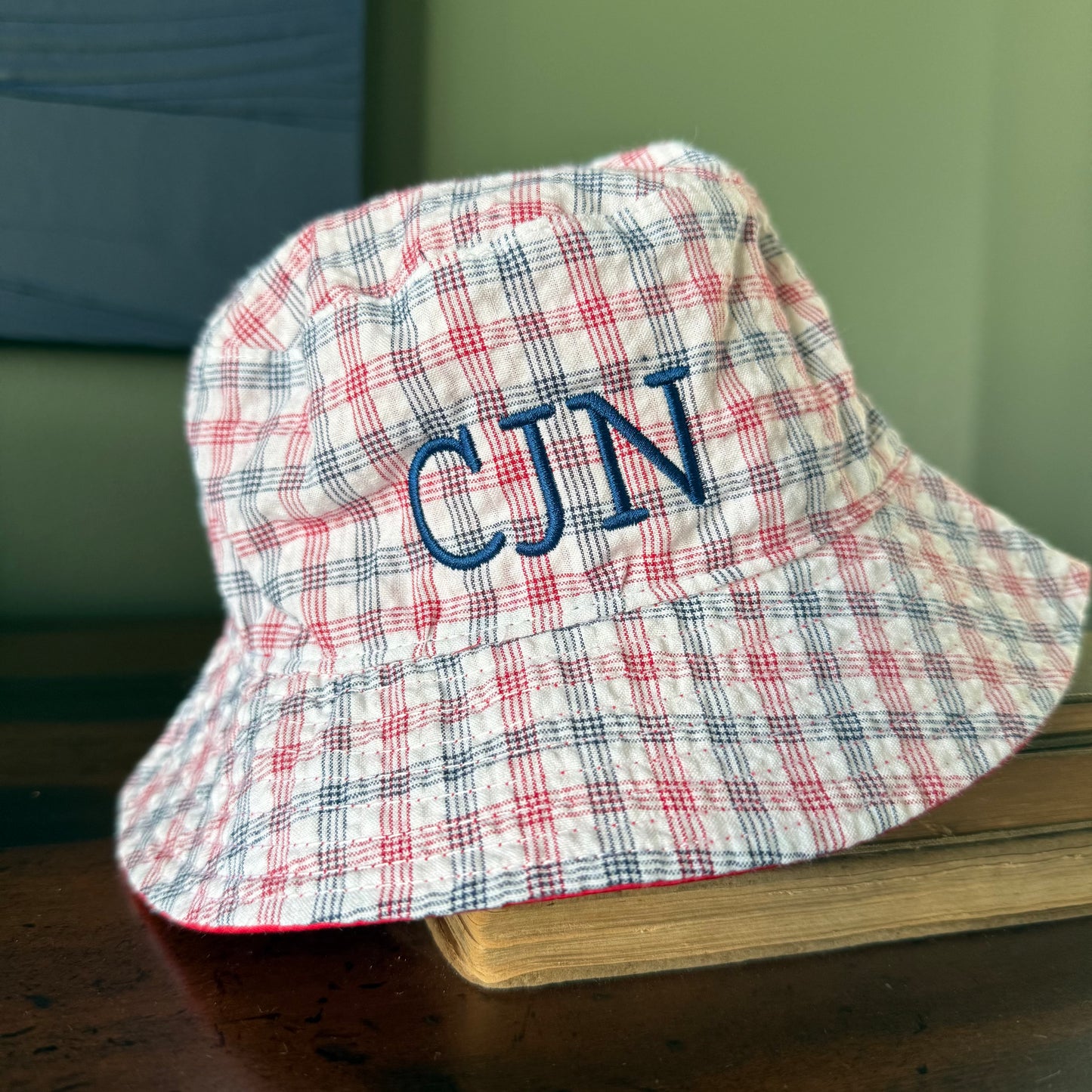 Bucket Hat with straps