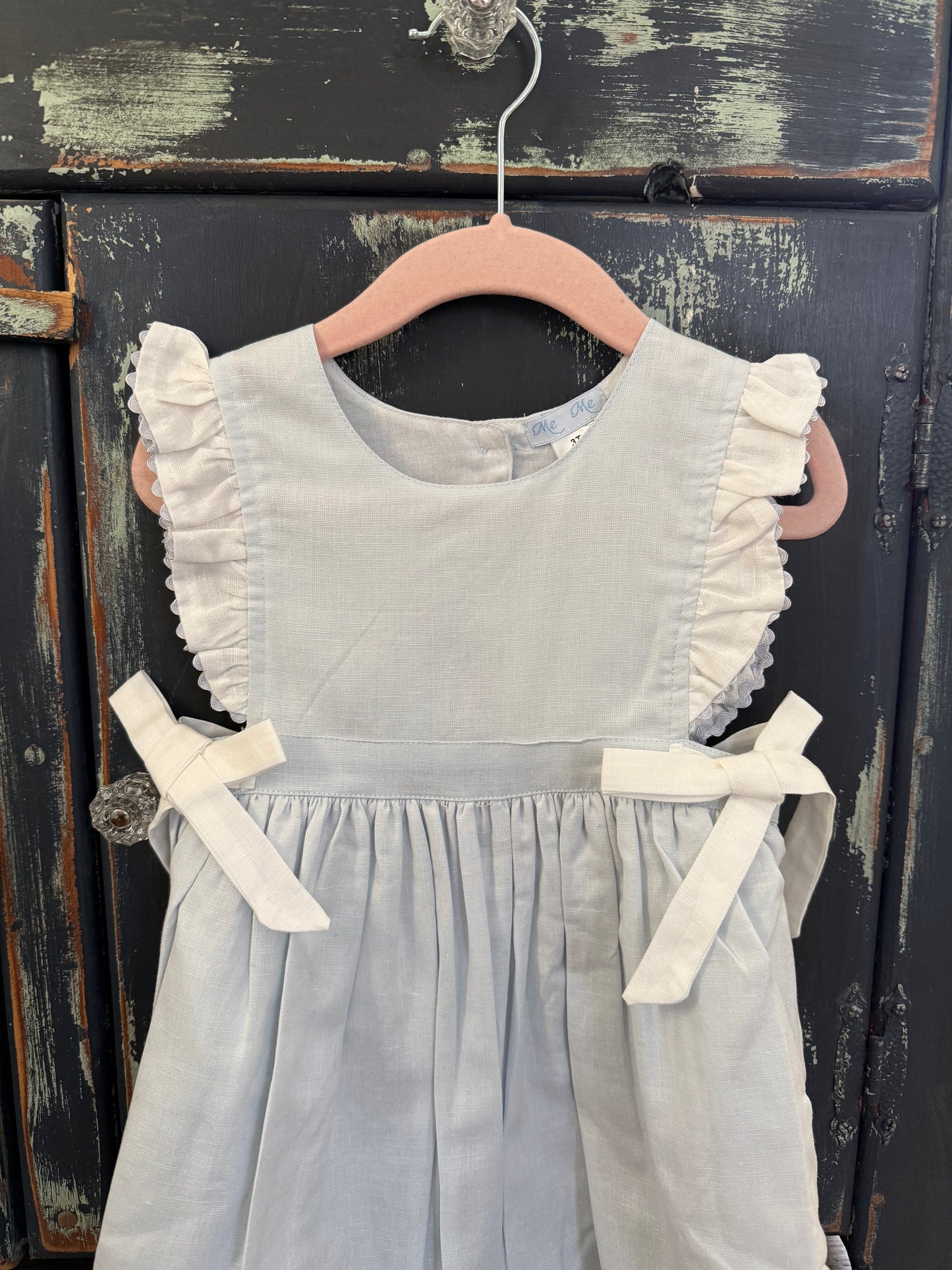 Ruffle sleeve linen dress